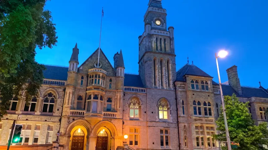 Can I Apply for a Resident Permit in Ealing Broadway