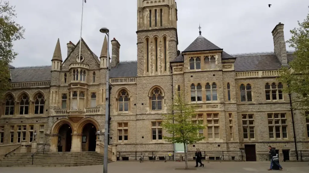 What Is Ealing Like to Live In? Complete Area Review