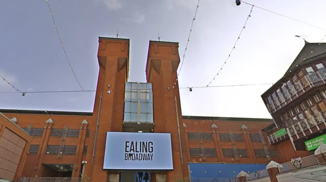 What to Do in Ealing Broadway Shopping and Entertainment